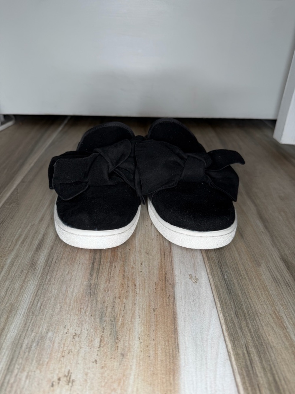 Ugg Luci Bow Black Suede Mules Slip On Sneaker Shoe Woman’s Size 11 - 1092515 - Picture 2 of 9